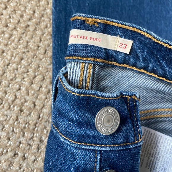 LEVI High Rise Ribcage Jeans - Picture 3 of 7